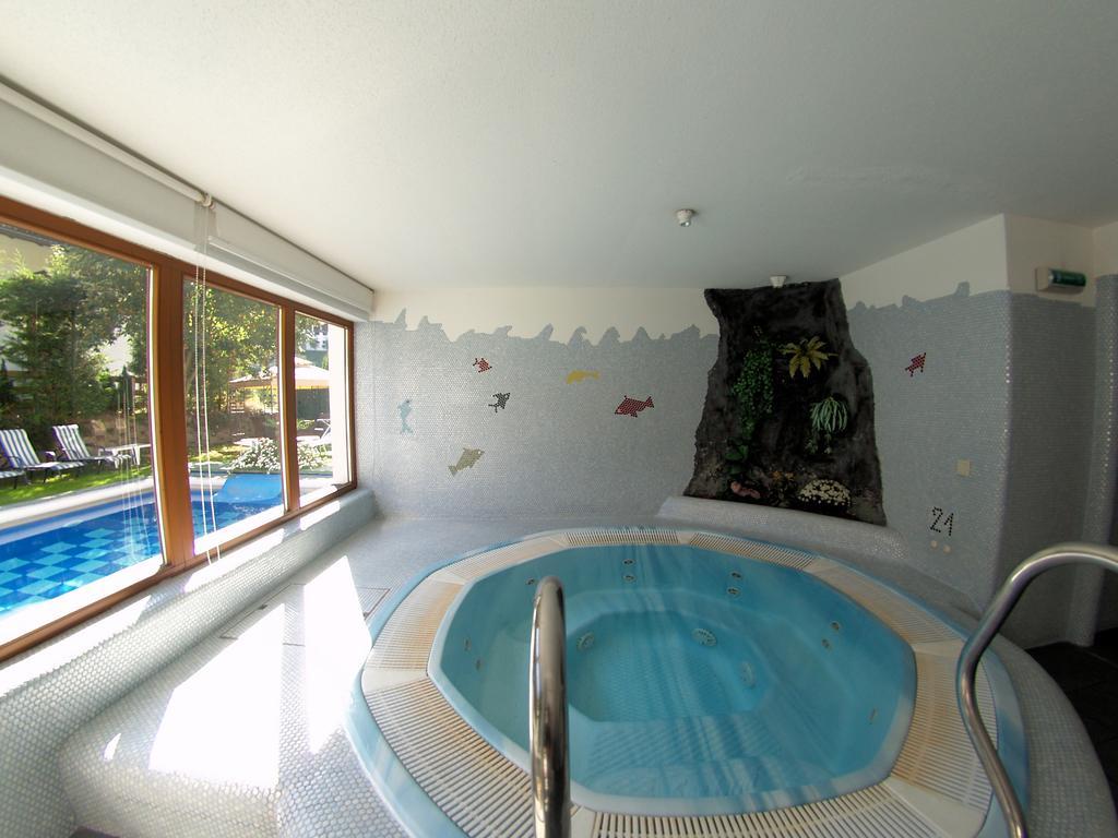 ארצל אים פלאצטל Hotel Montana מראה חיצוני תמונה