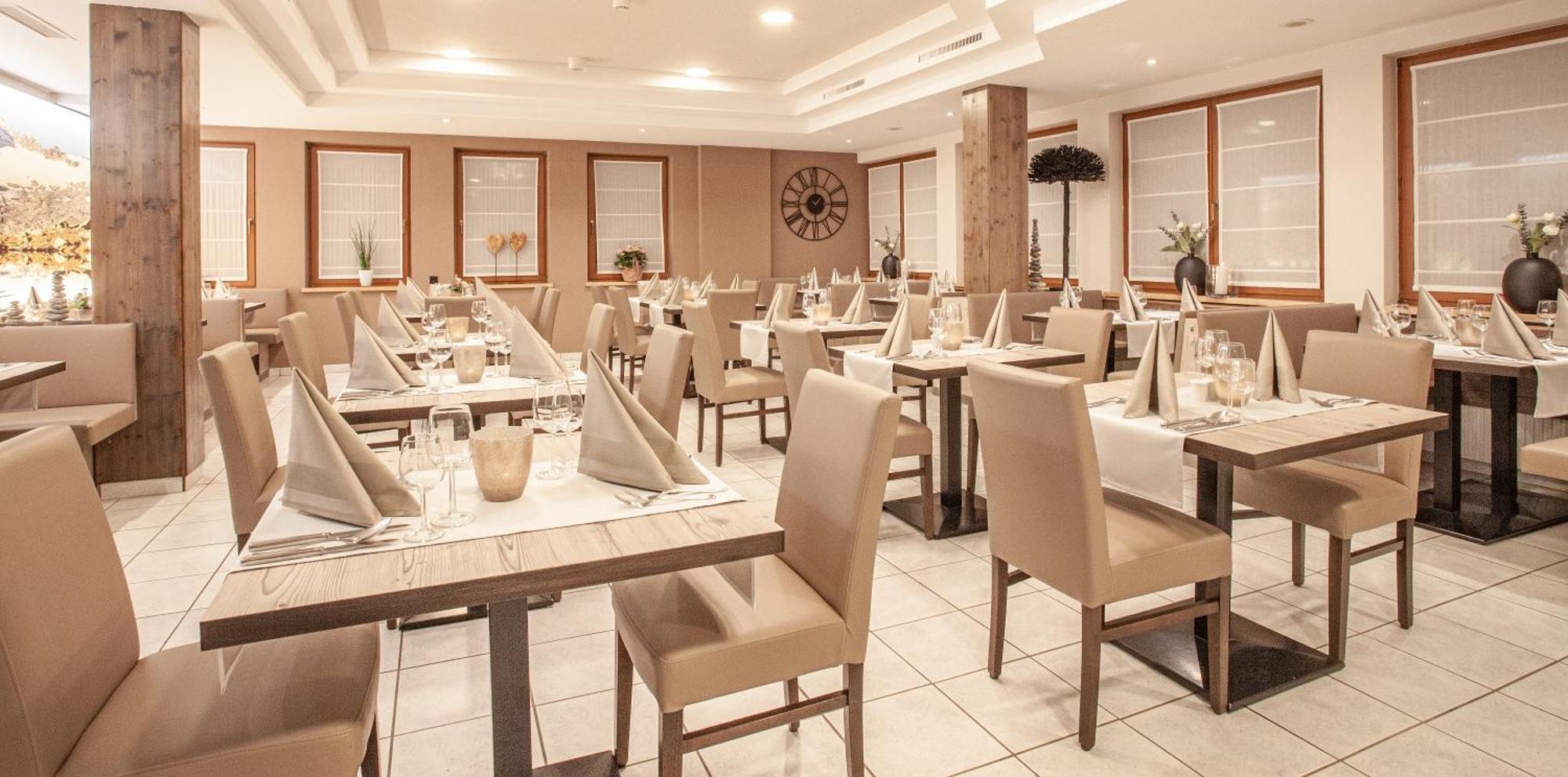 ארצל אים פלאצטל Hotel Montana מראה חיצוני תמונה