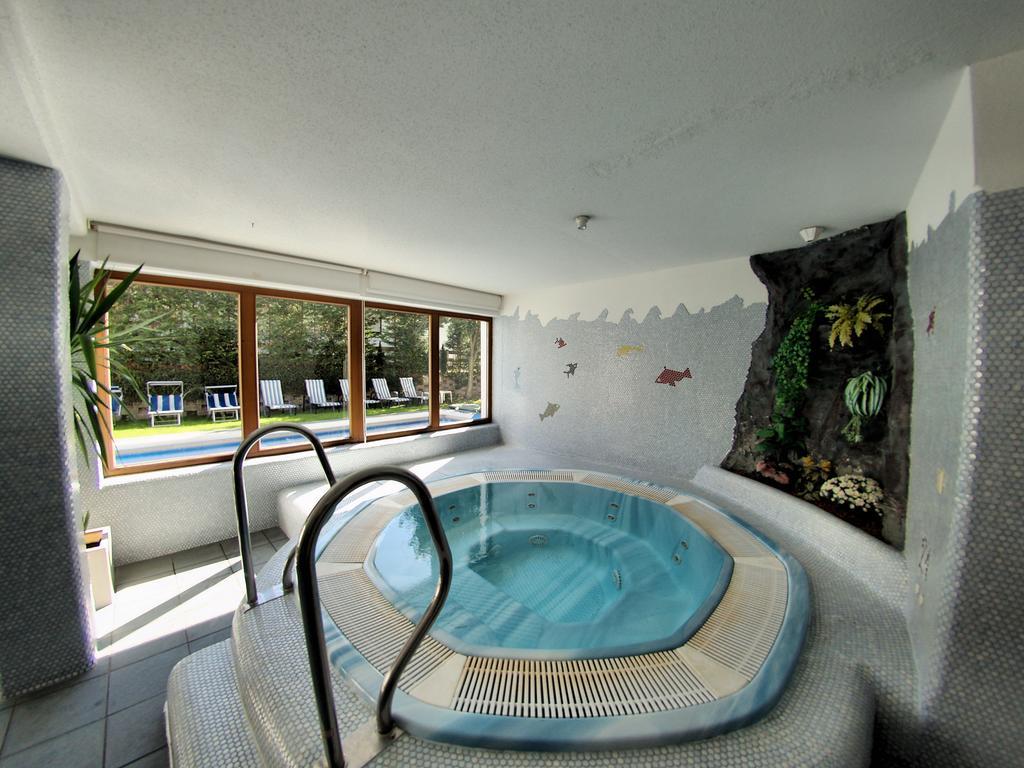 ארצל אים פלאצטל Hotel Montana מראה חיצוני תמונה